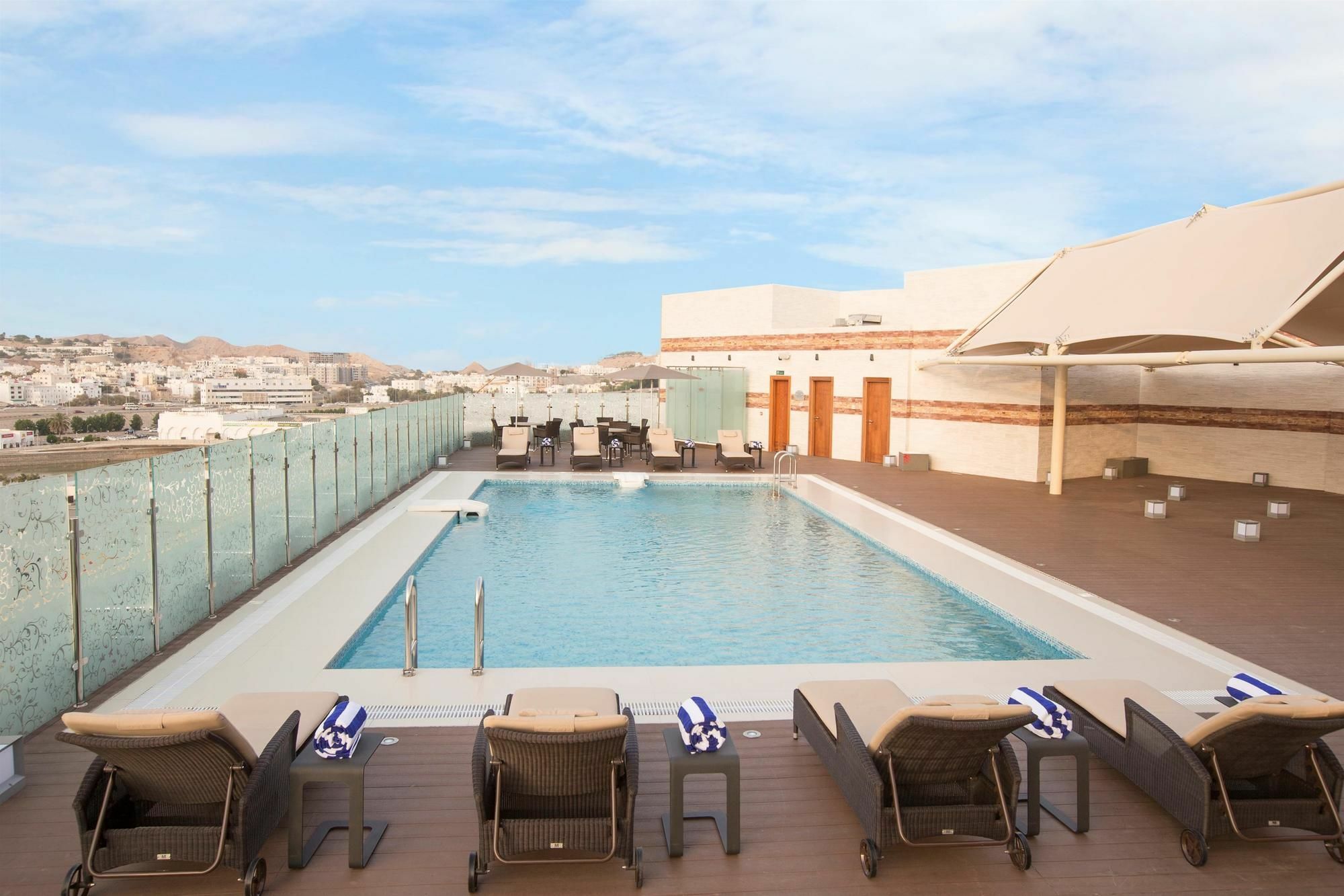 Coral Muscat Hotel And Apartments Exteriör bild